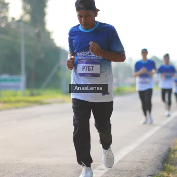 Runner Photo 3469420