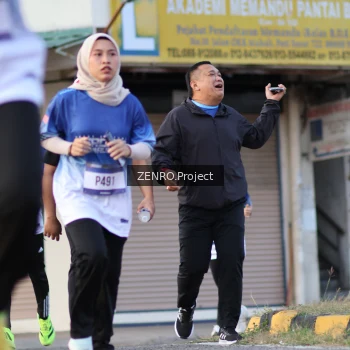Runner Photo 3469832