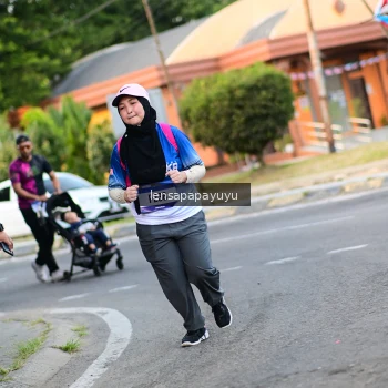 Runner Photo 3469843