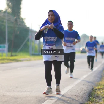 Runner Photo 3469879
