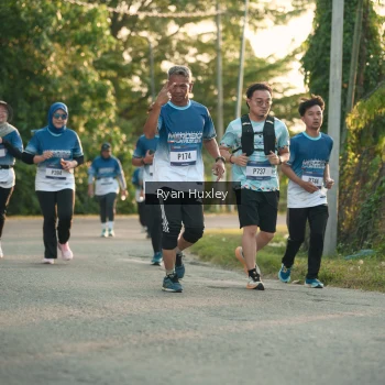 Runner Photo 3470001