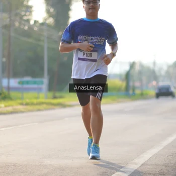 Runner Photo 3470171