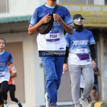 Runner Photo 3470379