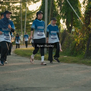 Runner Photo 3470875