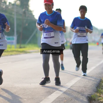 Runner Photo 3470924