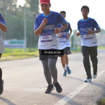 Runner Photo 3470937