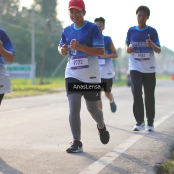 Runner Photo 3470944