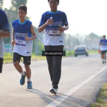 Runner Photo 3471009