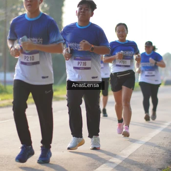 Runner Photo 3471104