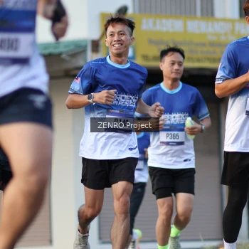 Runner Photo 3471382