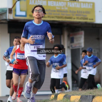 Runner Photo 3471442