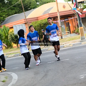 Runner Photo 3471570