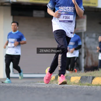 Runner Photo 3471591