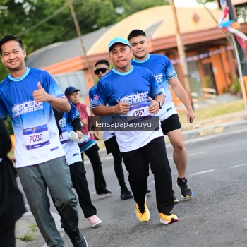 Runner Photo 3471756