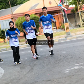 Runner Photo 3471773