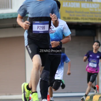 Runner Photo 3471843