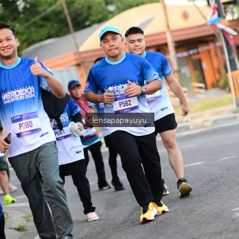 Runner Photo 3471887