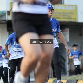 Runner Photo 3472016