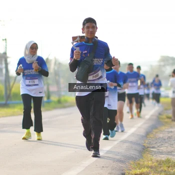 Runner Photo 3472205
