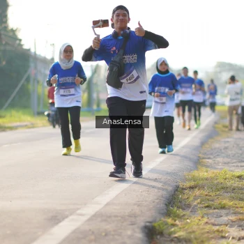 Runner Photo 3472217