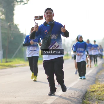 Runner Photo 3472375