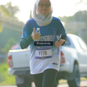 Runner Photo 3472408