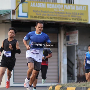 Runner Photo 3472441
