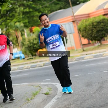 Runner Photo 3472455
