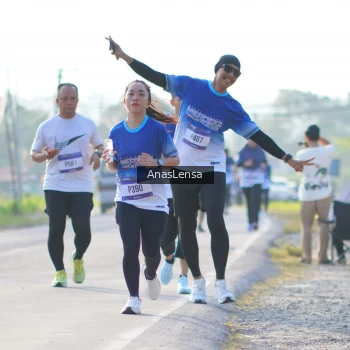 Runner Photo 3472670