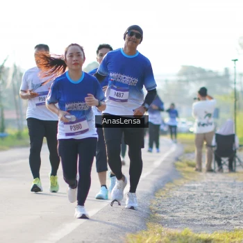 Runner Photo 3472737