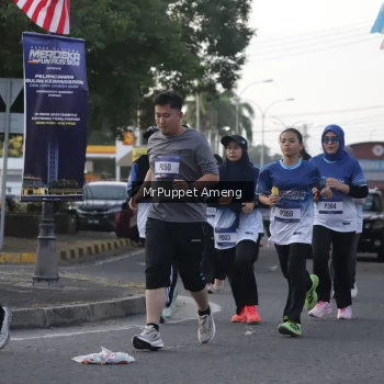 Runner Photo 3472823