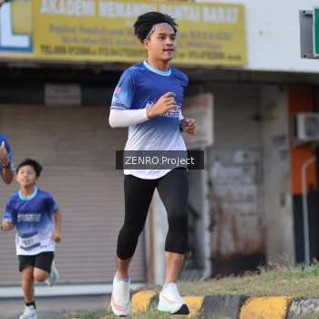Runner Photo 3472824
