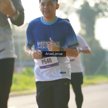 Runner Photo 3472884