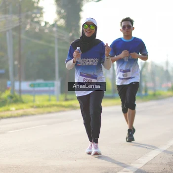 Runner Photo 3472913