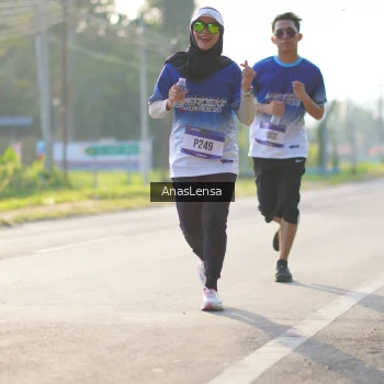 Runner Photo 3472917