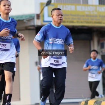 Runner Photo 3472930