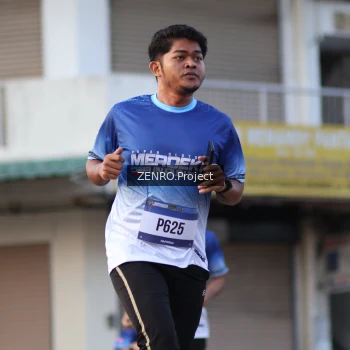 Runner Photo 3472943