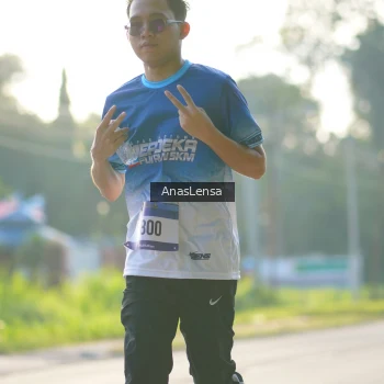Runner Photo 3473046