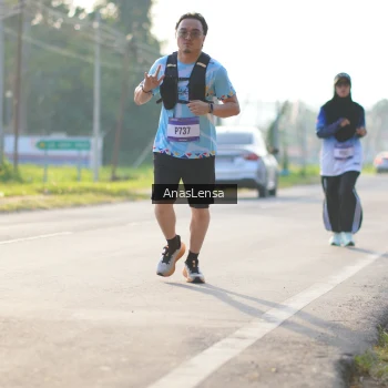 Runner Photo 3473276