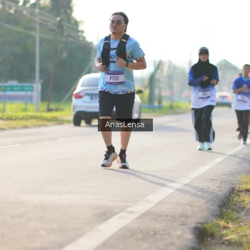 Runner Photo 3473318