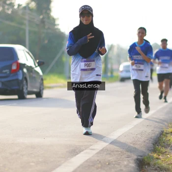 Runner Photo 3473324