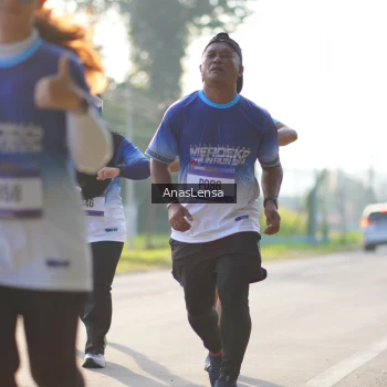 Runner Photo 3473630