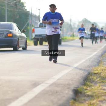 Runner Photo 3473642