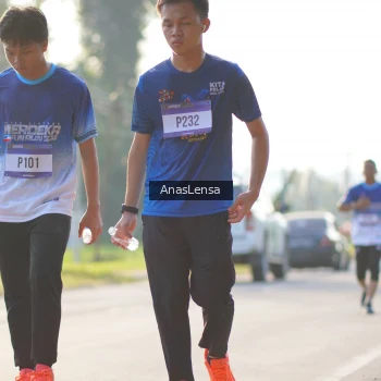 Runner Photo 3473770