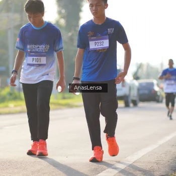 Runner Photo 3473771