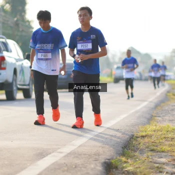Runner Photo 3473773