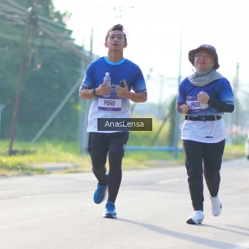 Runner Photo 3473895