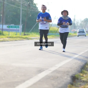 Runner Photo 3473899
