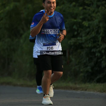 Runner Photo 3474336