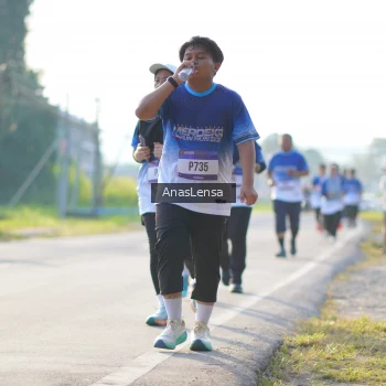 Runner Photo 3474337